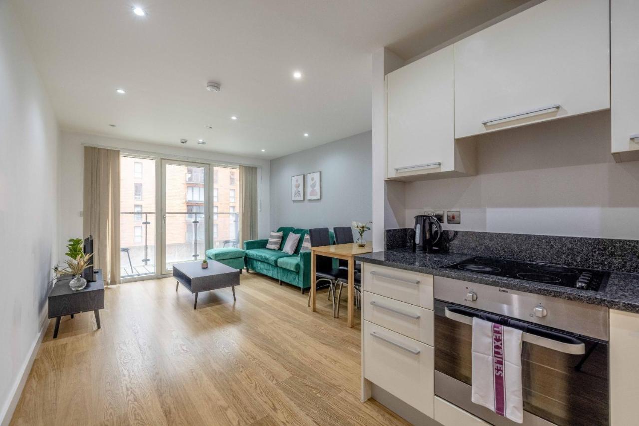 2 Bed At Slough Station & Parking - London In 20 Mins Apartment Ngoại thất bức ảnh